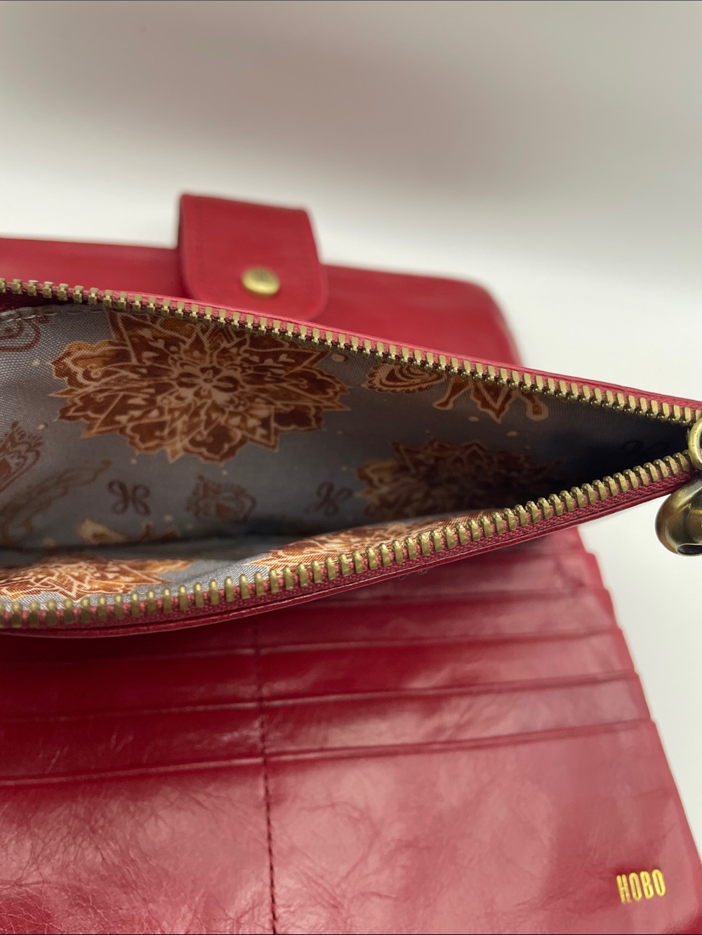 HOBO Torch Leather Wallet - Cardinal Red - Picture 9 of 16